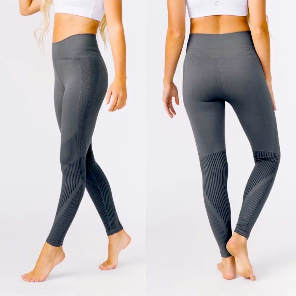 Zyia Gray Grid performance 7/8 high waisted leggings